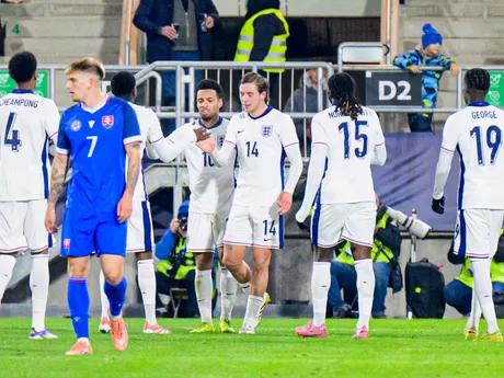 Na snímke futbalisti Anglicka sa tešia z gólu počas zápasu D-skupiny kvalifikácie na majstrovstvá Európy 2027 hráčov do 21 rokov Slovensko - Anglicko.