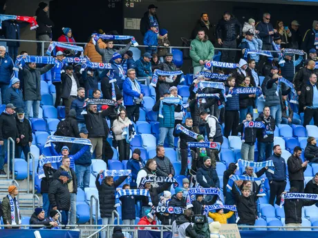 Diváci počas zápasu 14. kola Niké ligy ŠK Slovan Bratislava - KFC Komárno