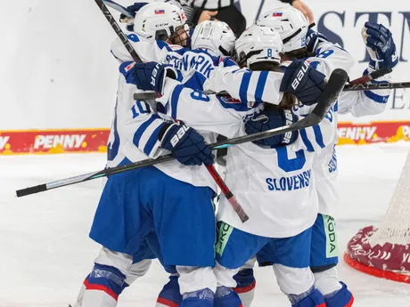 Gólová radosť slovenských hokejistiek počas zápasu Nemecko - Slovensko