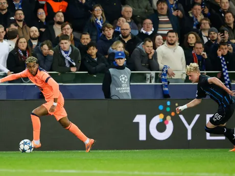 Lamine Yamal počas zápasu Bruggy - Barcelona v 4. kole Ligy majstrov.