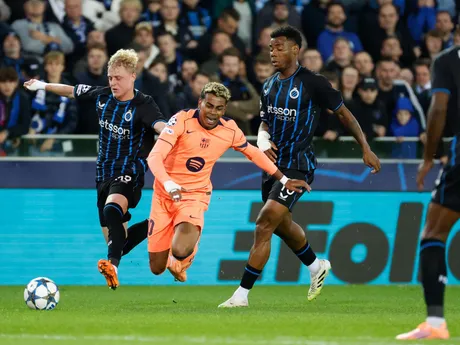  Lamine Yamal počas zápasu Bruggy - Barcelona v 4. kole Ligy majstrov.