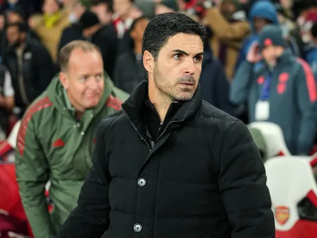 Mikel Arteta počas zápasu Arsenal - Bayern.