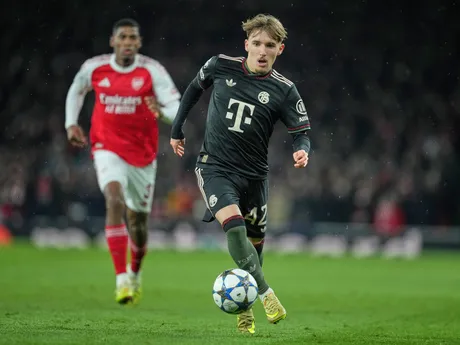 Lennart Karl počas zápasu Arsenal - Bayern.