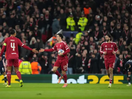 Curtis Jones počas zápasu Liverpool - PSV.