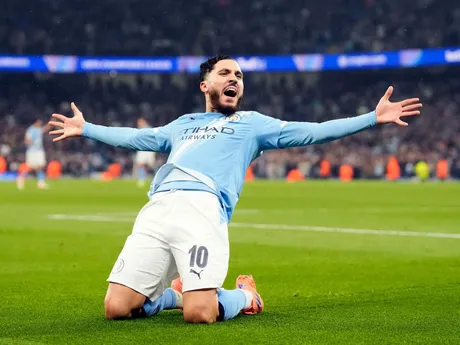 Rayan Cherki oslavuje gól Manchestru City v zápase 4. kola hlavnej fázy Ligy majstrov proti Borussii Dortmund.
