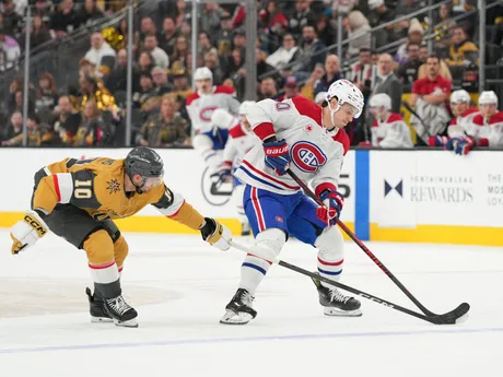 Juraj Slafkovský počas zápasu NHL Vegas - Montreal.