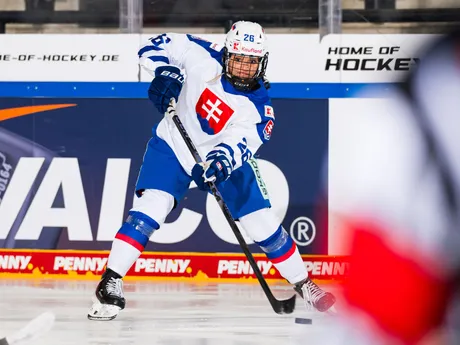 Slovenské hokejistky počas zápasu Slovensko - Francúzsko na Nemeckom pohári žien 2025.