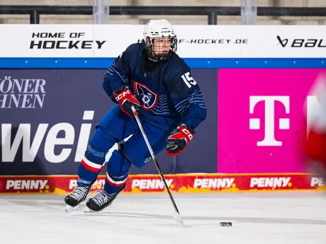 Slovenské hokejistky počas zápasu Slovensko - Francúzsko na Nemeckom pohári žien 2025.
