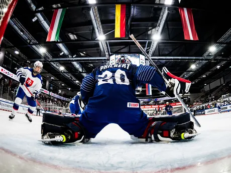 Slovenské hokejistky počas zápasu Slovensko - Francúzsko na Nemeckom pohári žien 2025.