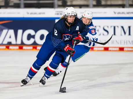 Slovenské hokejistky počas zápasu Slovensko - Francúzsko na Nemeckom pohári žien 2025.