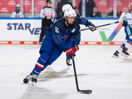 Slovenské hokejistky počas zápasu Slovensko - Francúzsko na Nemeckom pohári žien 2025.