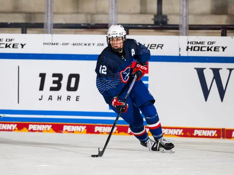 Slovenské hokejistky počas zápasu Slovensko - Francúzsko na Nemeckom pohári žien 2025.