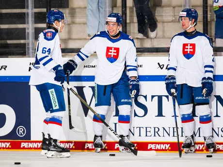 Zľava Patrik Koch, Sebastian Čederle a Samuel Kňažko v zápase Slovensko - Rakúsko