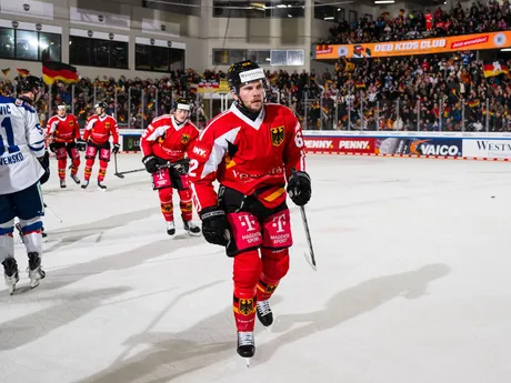 Parker Tuomie počas zápasu Slovensko - Nemecko na Nemeckom pohári 2025.