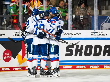 Hráči Slovenska počas zápasu Slovensko - Lotyšsko na Nemeckom pohári 2025.