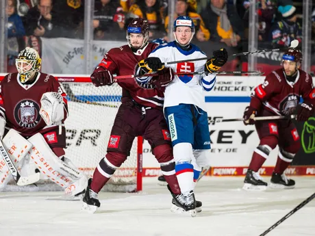 Arturs Andzans počas zápasu Slovensko - Lotyšsko na Nemeckom pohári 2025.