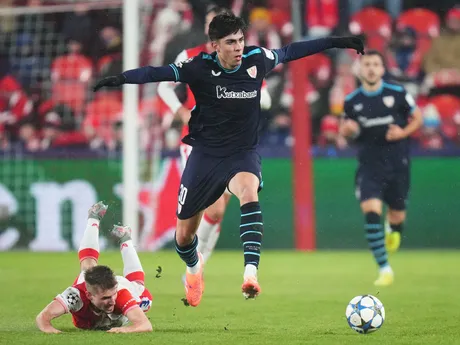 Alejandro Rego v zápase Slavia Praha - Athletic Bilbao
