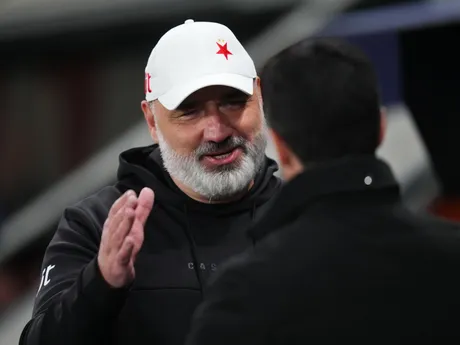 Jindřich Trpišovský a Mikel Arteta počas zápasu SK Slavia Praha - Arsenal FC v 4. kole Ligy majstrov. 