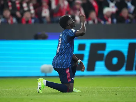 Bukayo Saka počas zápasu SK Slavia Praha - Arsenal FC v 4. kole Ligy majstrov. 