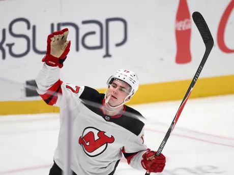 Šimon Nemec oslavuje víťazný gól v nájazdoch