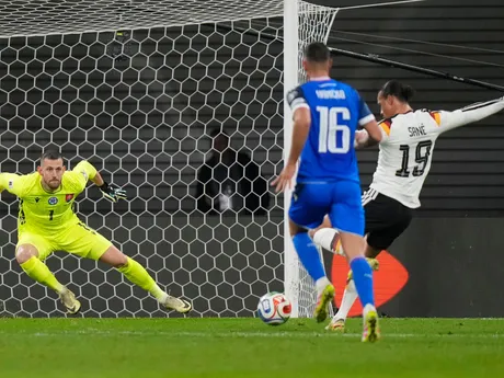 Leroy Sane počas zápasu Nemecko - Slovensko v kvalifikácii MS vo futbale 2026. 