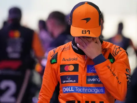 Sklamaný jazdec McLarenu Oscar Piastri po Veľkej cene Kataru F1.