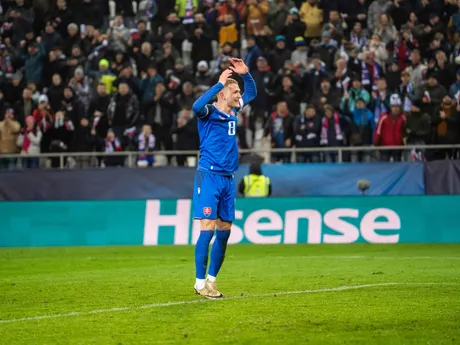 Na snímke hráči Slovenska oslavujúci víťazstvo počas kvalifikačného zápasu na Majstrovstvá sveta 2026 medzi Slovenskom a Severným Írskom v Košiciach.