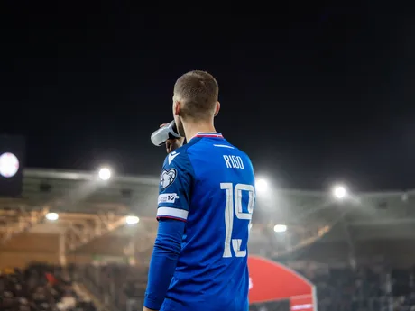 Na snímke hráč Slovenska Tomáš Rigo (19) počas kvalifikačného zápasu na Majstrovstvá sveta 2026 medzi Slovenskom a Severným Írskom v Košiciach.