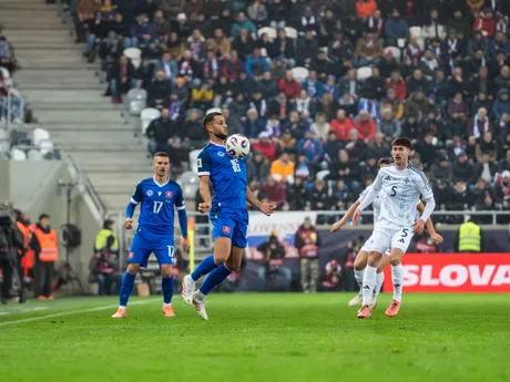 Na snímke hráč Slovenska Dávid Hancko (16) počas kvalifikačného zápasu na Majstrovstvá sveta 2026 medzi Slovenskom a Severným Írskom v Košiciach.
