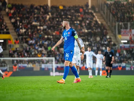Na snímke hráč Slovenska Milan Škriniar (14) počas kvalifikačného zápasu na Majstrovstvá sveta 2026 medzi Slovenskom a Severným Írskom v Košiciach.