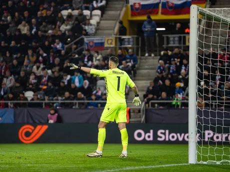 Na snímke hráč Slovenska Martin Dúbravka (1) počas kvalifikačného zápasu na Majstrovstvá sveta 2026 medzi Slovenskom a Severným Írskom v Košiciach.
