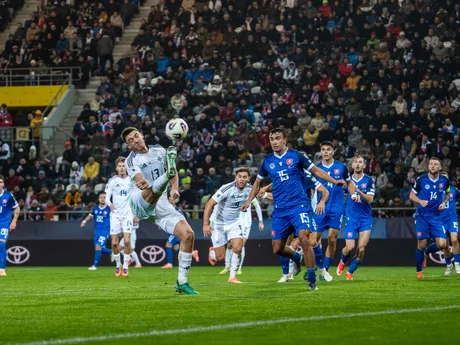 Na snímke hráč Severného Írska Ruairi McConville (13) počas kvalifikačného zápasu na Majstrovstvá sveta 2026 medzi Slovenskom a Severným Írskom v Košiciach.