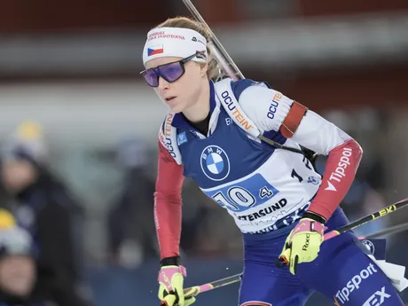 Markéta Davidová počas štafety v Östersunde