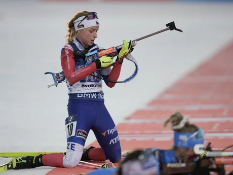 Markéta Davidová počas štafety v Östersunde