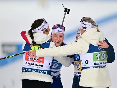 Radosť českých biatlonistiek po štafete v Östersunde