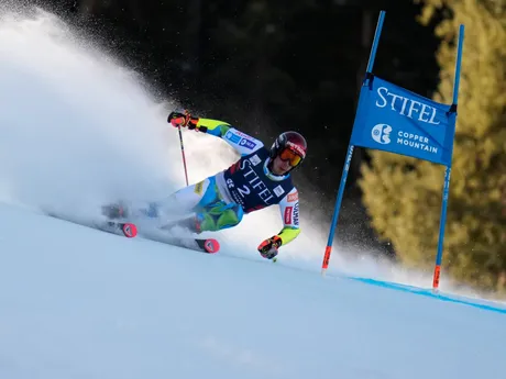Žan Kranjec počas obrovského slalomu mužov v americkom Copper Mountain.