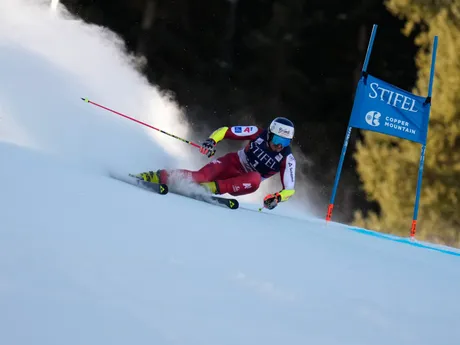 Stefan Brennsteiner počas obrovského slalomu mužov v americkom Copper Mountain.