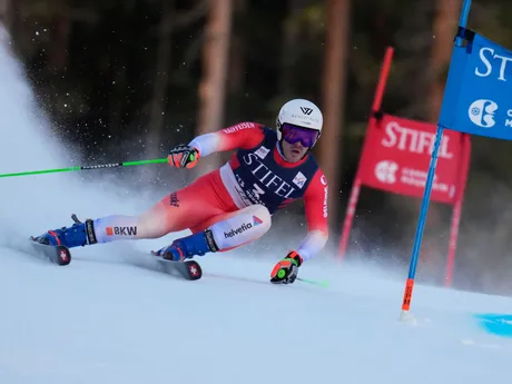 Thomas Tumler počas obrovského slalomu mužov v americkom Copper Mountain.