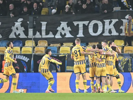 Radosť hráčov DAC po strelení gólu 