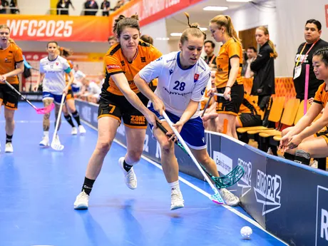 Vpredu zľava Danielle Michelsová (Holandsko) a Sophia Sabolová (Slovensko)