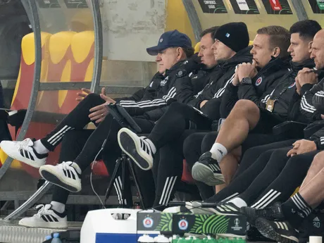 Na snímke lavička Slovana počas stretnutia 5. kola ligovej fázy Konferenčnej ligy UEFA FK Škendija Tetovo - ŠK Slovan Bratislava.