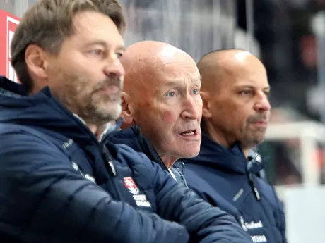 Hlavný tréner slovenskej hokejovej reprezentácie Vladimír Országh a tréner slovenskej hokejovej reprezentácie Craig Ramsay počas zápasu Vianočného Kaufland Cupu v hokeji Slovensko - Lotyšsko.