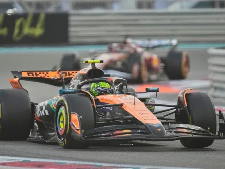 Lando Norris počas Veľkej ceny Abú Zabí 2025