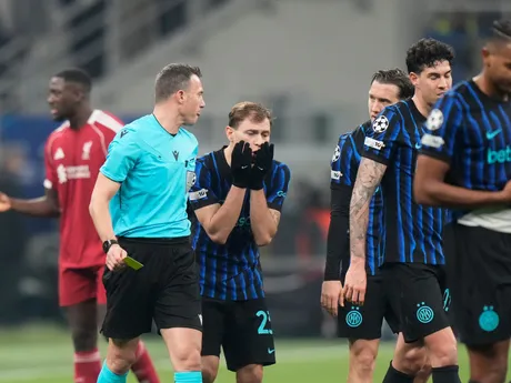 Nicolo Barella v zápase 6. kola ligovej fázy Ligy majstrov Inter Miláno - Liverpool.