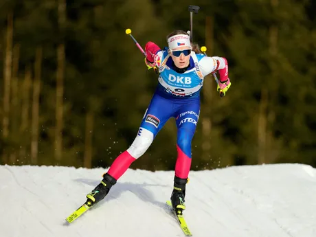 Markéta Davidová počas šprintu v rakúskom Hochfilzene.