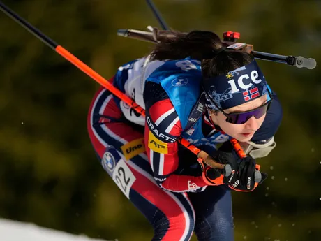 Marthe Krakstad Johansenová počas šprintu v rakúskom Hochfilzene.
