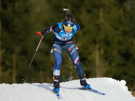 Jeanne Richardová počas šprintu v rakúskom Hochfilzene.