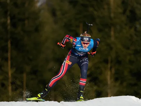 Maren Kirkeeideová počas šprintu v rakúskom Hochfilzene.