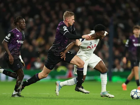 Moment so zápasu 6. kola hlavnej fázy Ligy majstrov Tottenham Hotspur a Slavia Praha.
