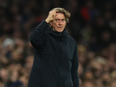 Tréner Tottenhamu Thomas Frank v zápase 6. kola hlavnej fázy Ligy majstrov Tottenham Hotspur a Slavia Praha.